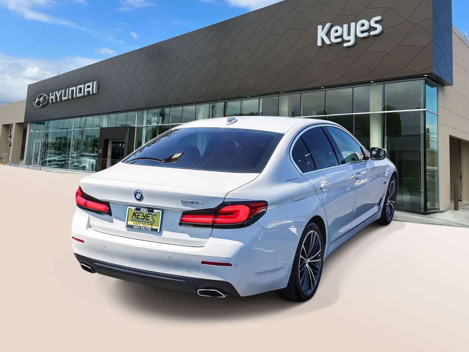 Thumbnail: 2023 BMW 5 Series - 4