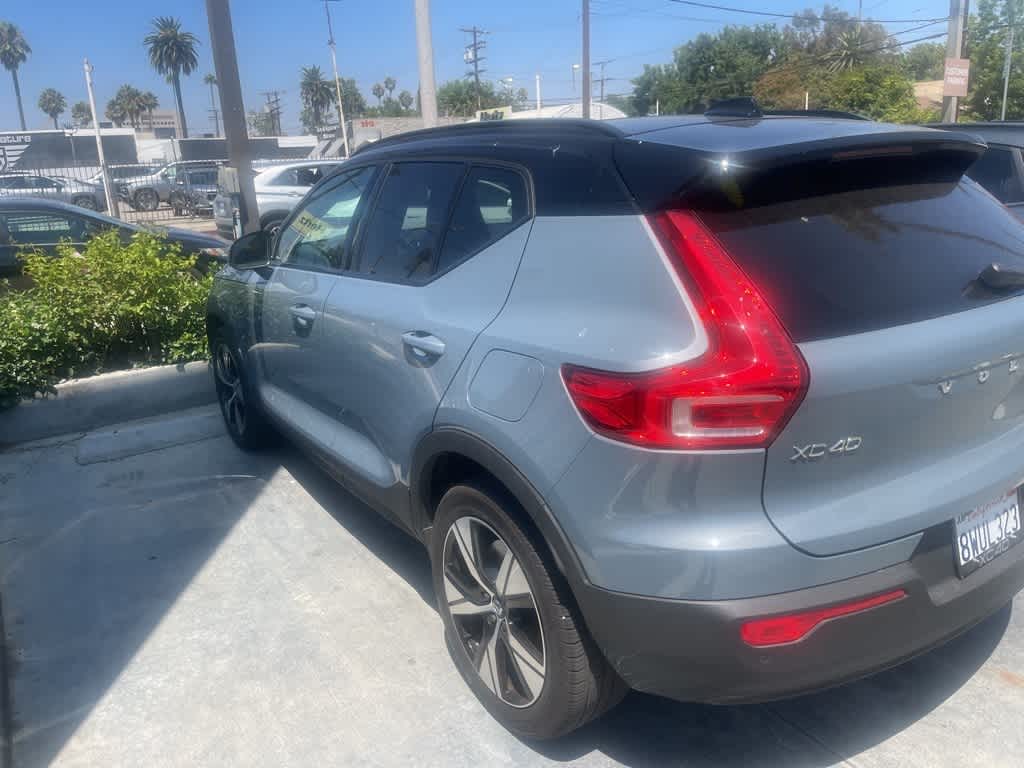 Thumbnail: 2021 Volvo XC40 - 4
