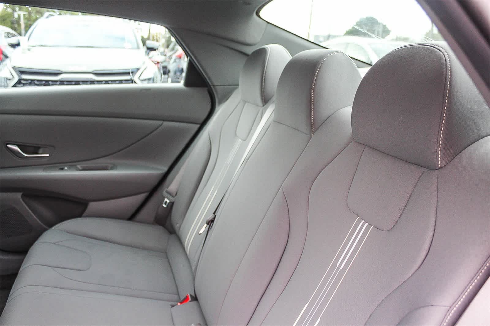 Thumbnail: 2022 Hyundai Elantra - 23