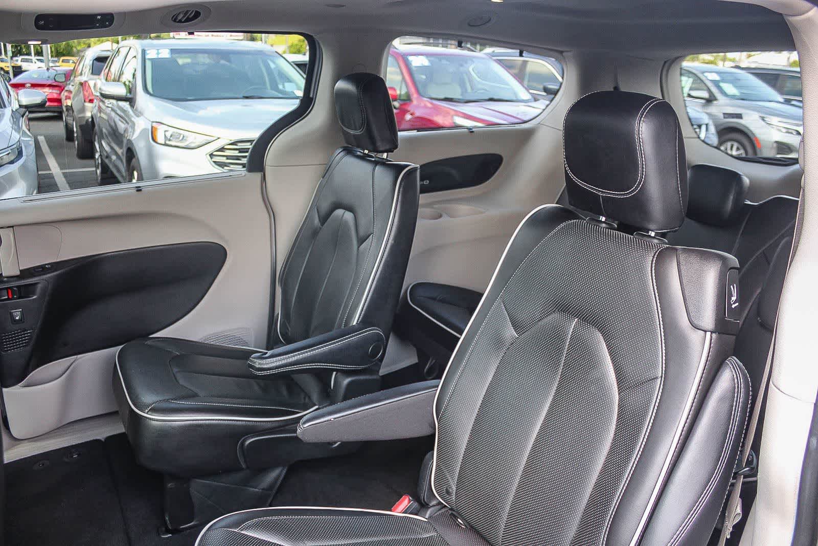 Thumbnail: 2023 Chrysler Pacifica - 26