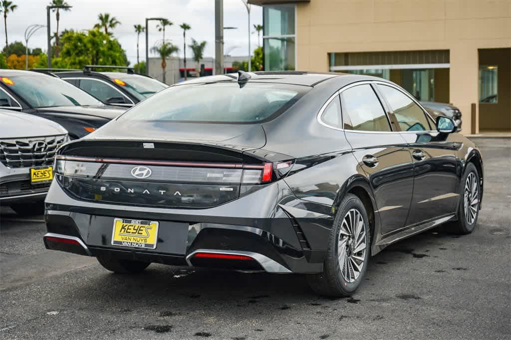 Thumbnail: 2025 Hyundai Sonata - 4