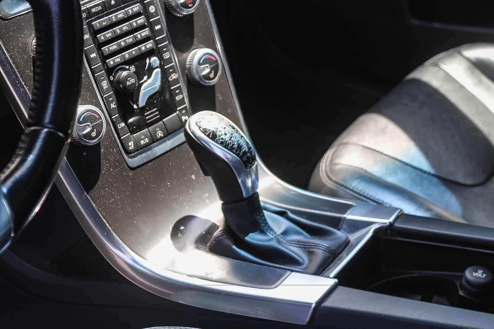 Thumbnail: 2016 Volvo XC60 - 23