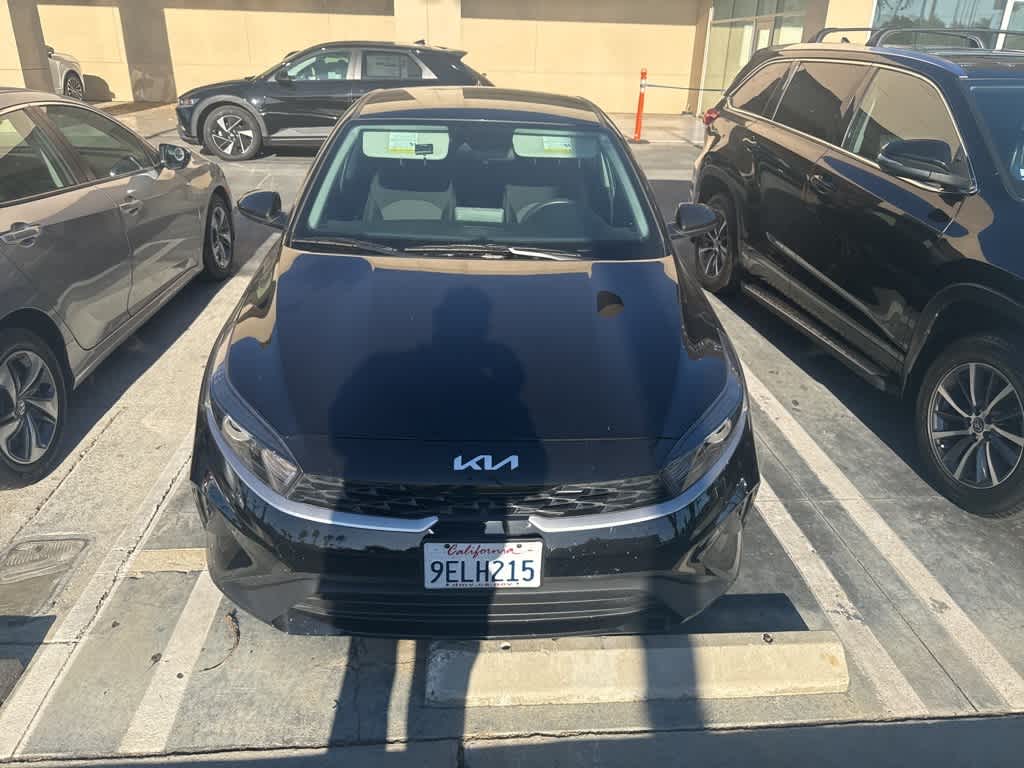 Thumbnail: 2023 Kia Forte - 23