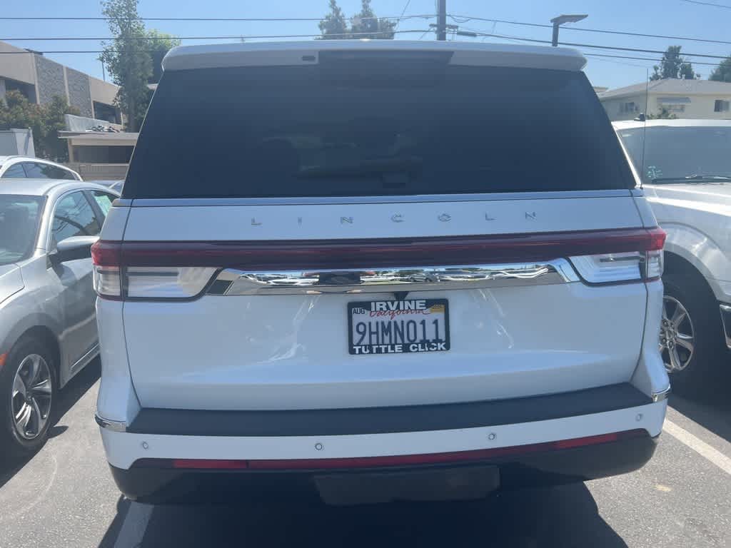 Thumbnail: 2023 Lincoln Navigator - 9