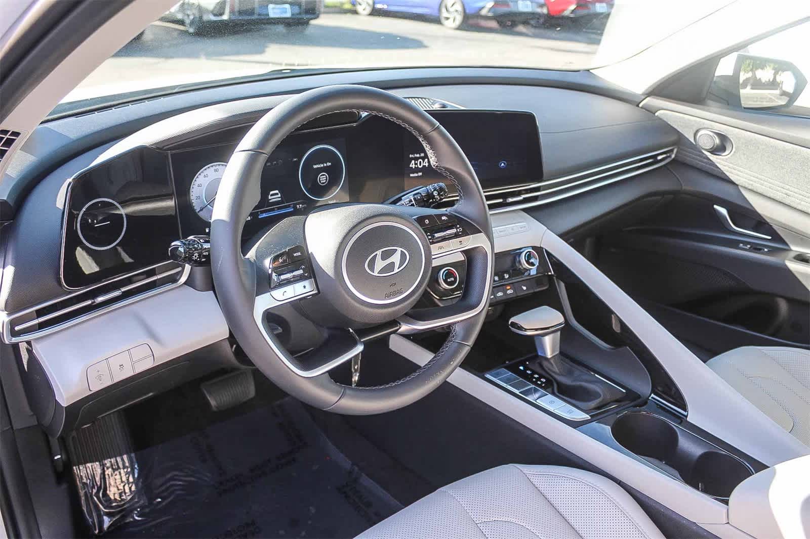 Thumbnail: 2025 Hyundai Elantra - 23