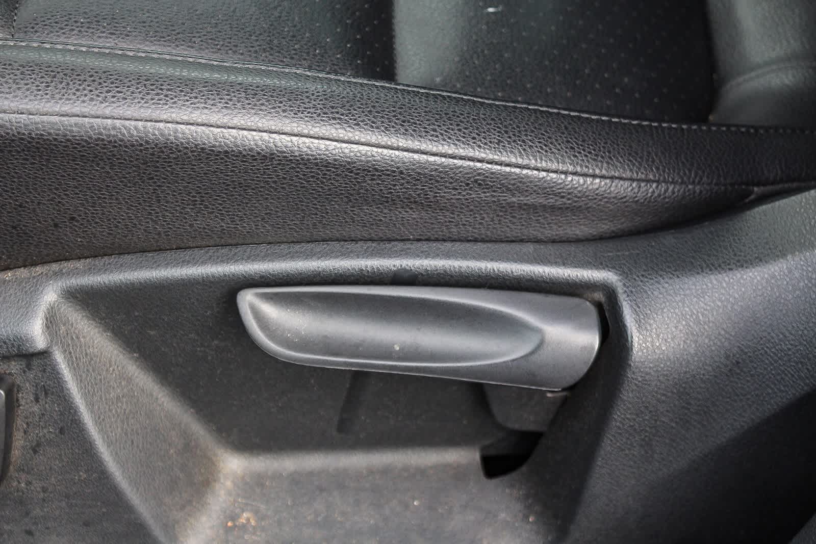 Thumbnail: 2011 Volkswagen Tiguan - 29