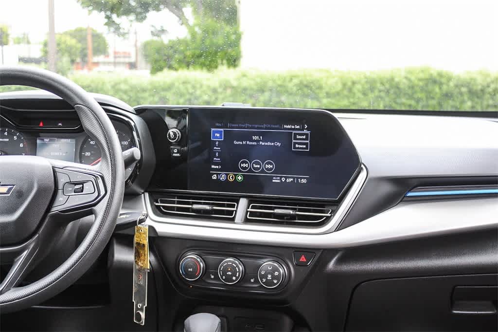 2024 Chevrolet Trax LS 13