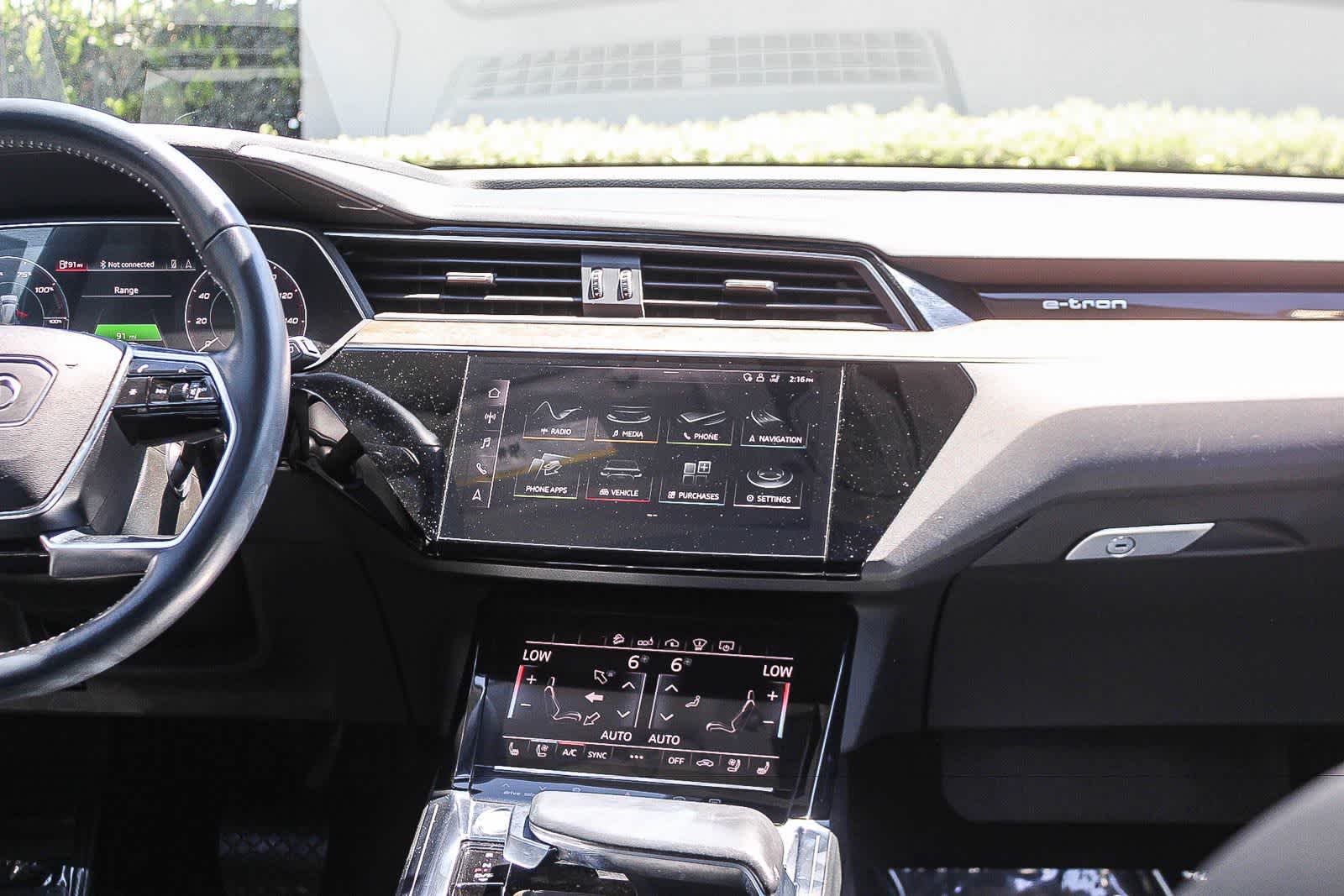Thumbnail: 2019 Audi e-tron - 17