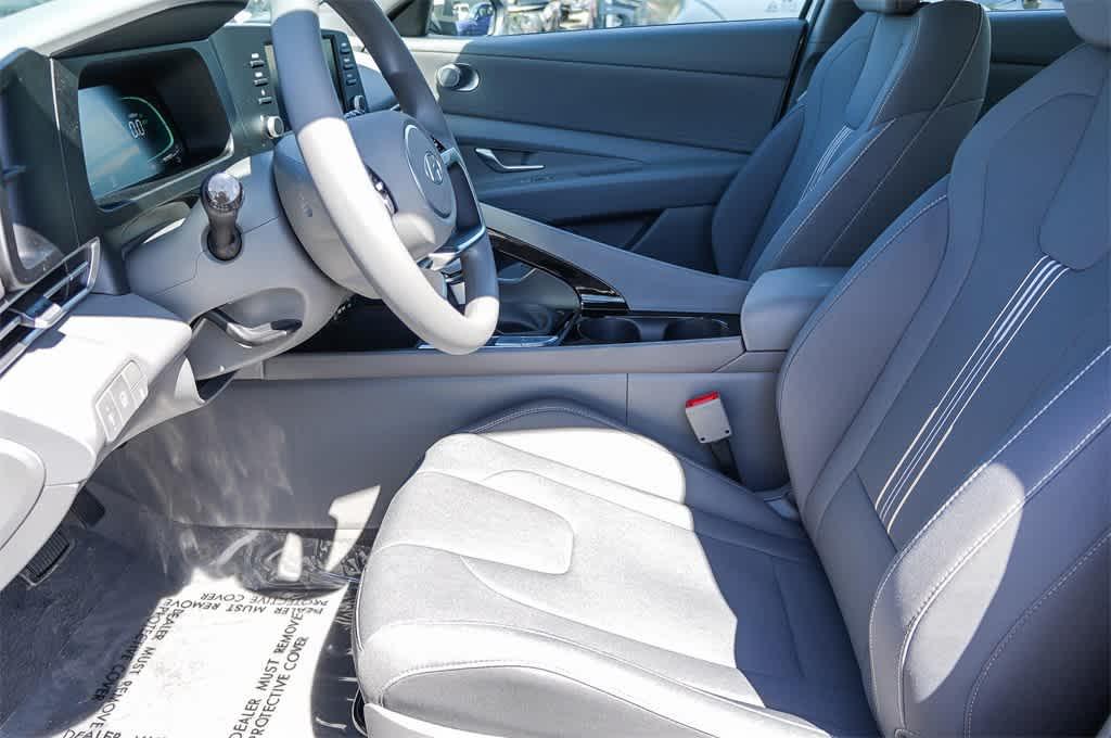 Thumbnail: 2025 Hyundai Elantra - 20