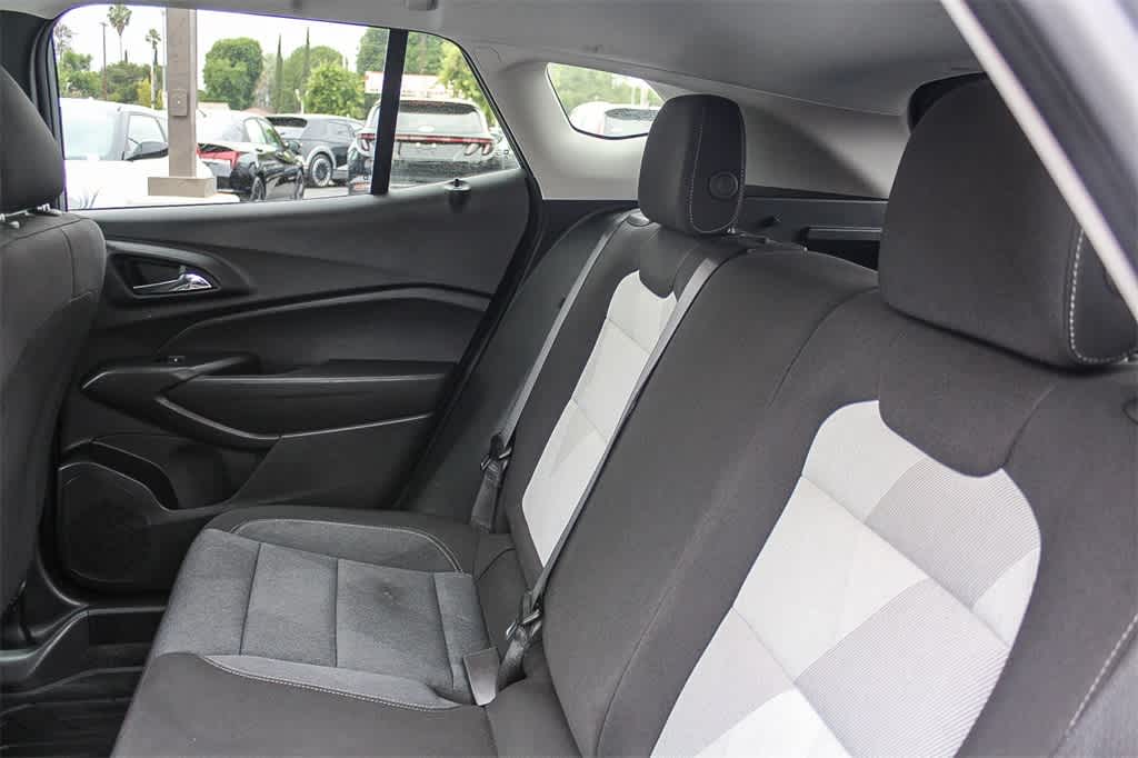2024 Chevrolet Trax LS 18