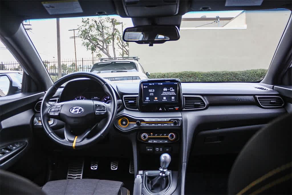 Thumbnail: 2020 Hyundai Veloster - 17