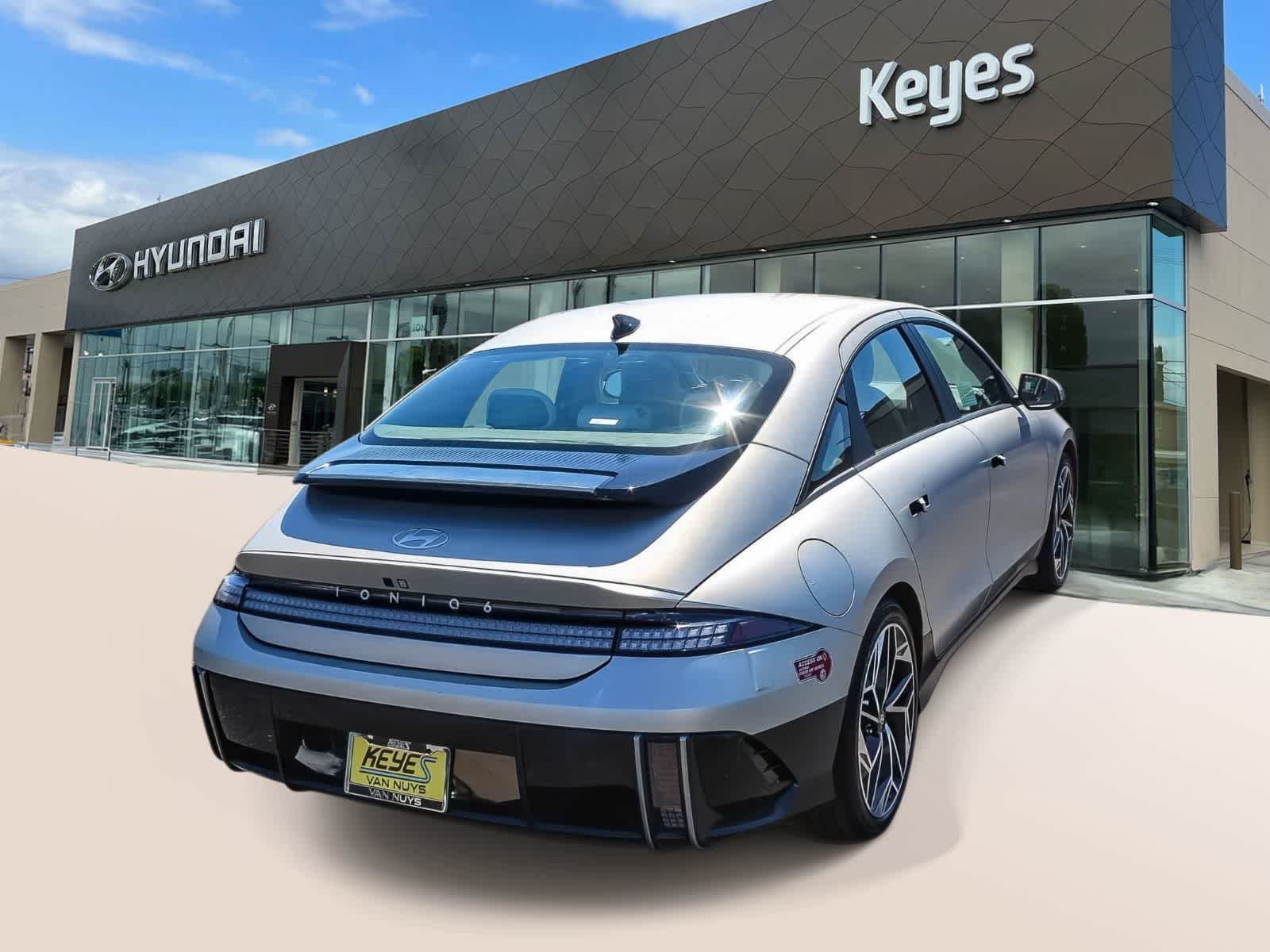 Thumbnail: 2023 Hyundai Ioniq 6 - 4