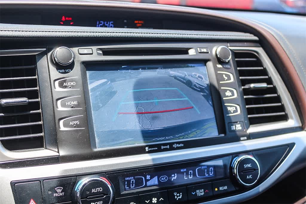 Thumbnail: 2018 Toyota Highlander - 23