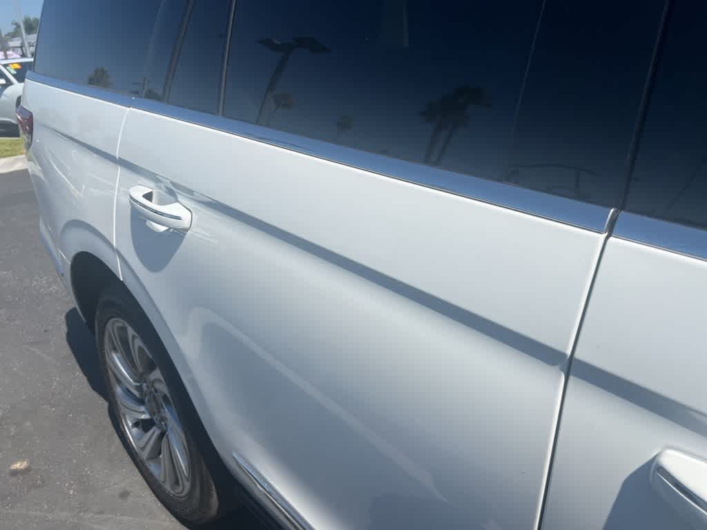 Thumbnail: 2023 Lincoln Navigator - 15