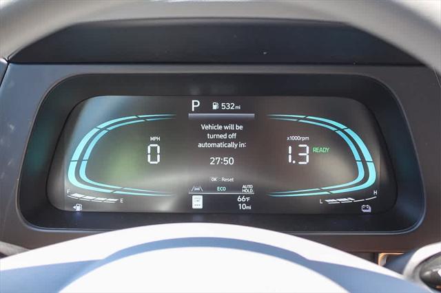 2025 Hyundai Elantra Blue 24