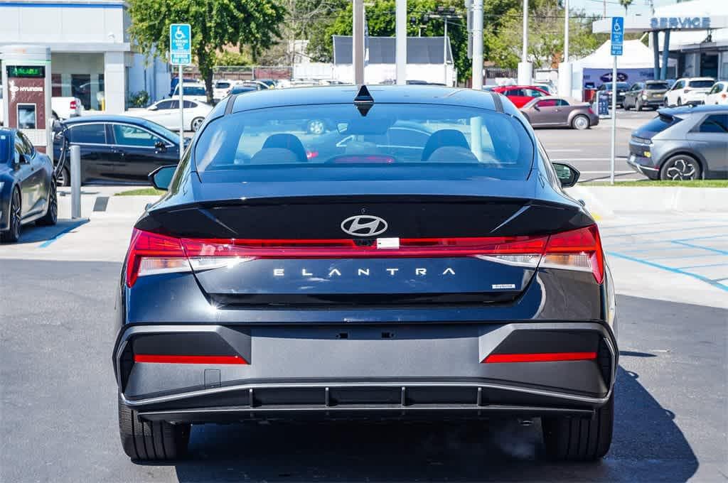 Thumbnail: 2025 Hyundai Elantra - 3
