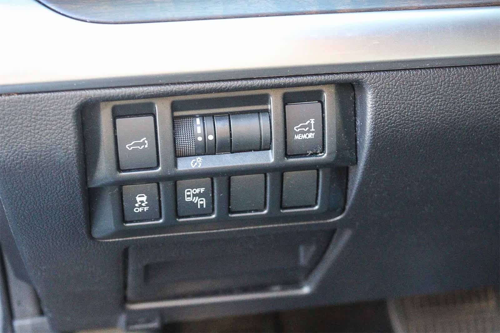 Thumbnail: 2017 Subaru Outback - 31