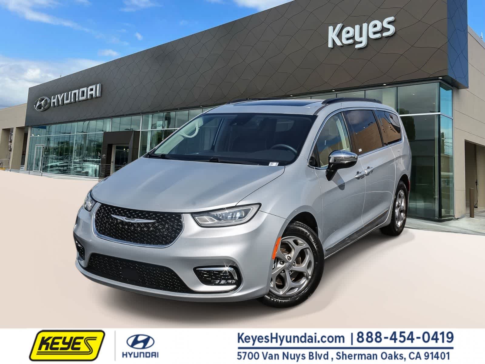 Thumbnail: 2023 Chrysler Pacifica - 1