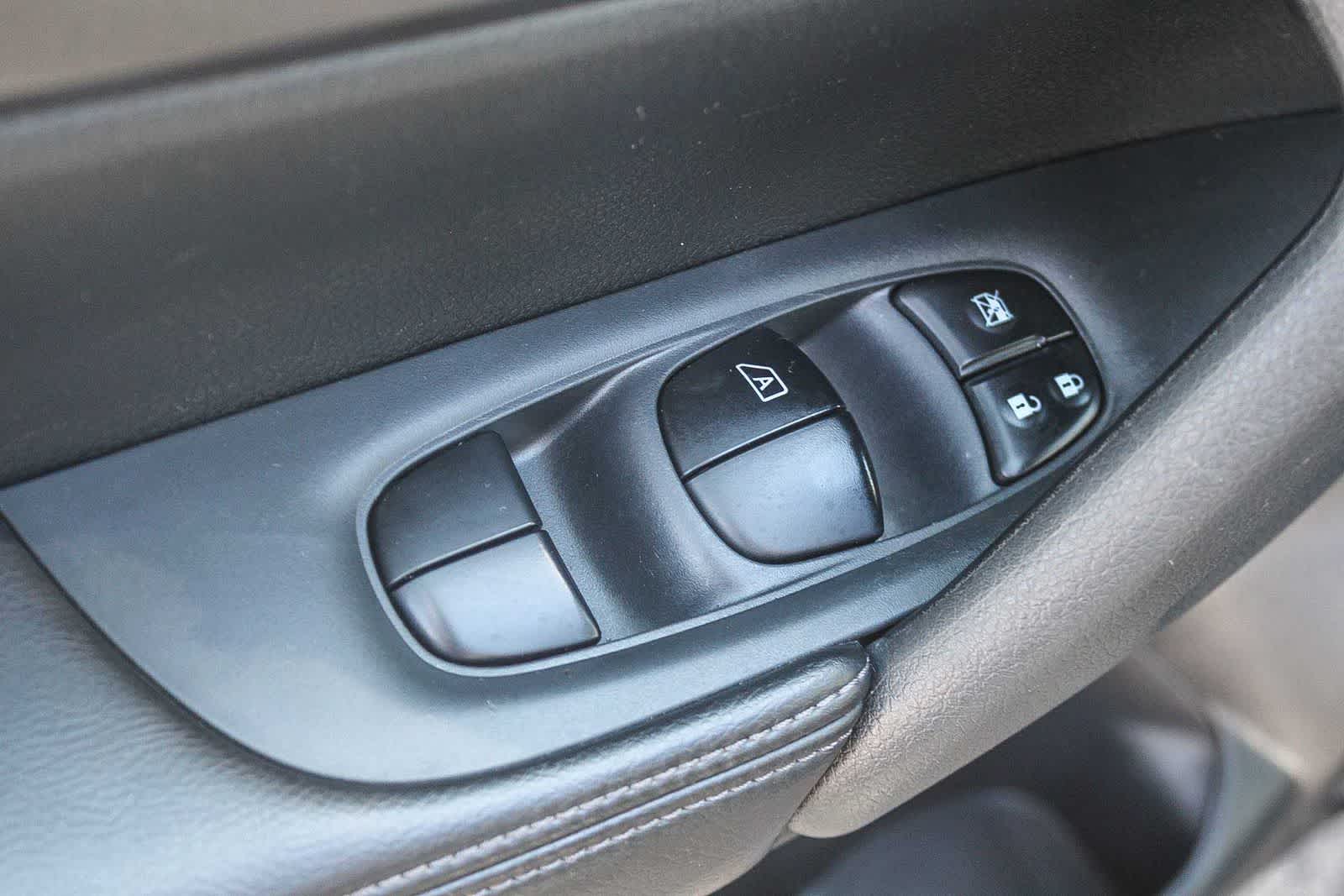 Thumbnail: 2016 Nissan Rogue - 28