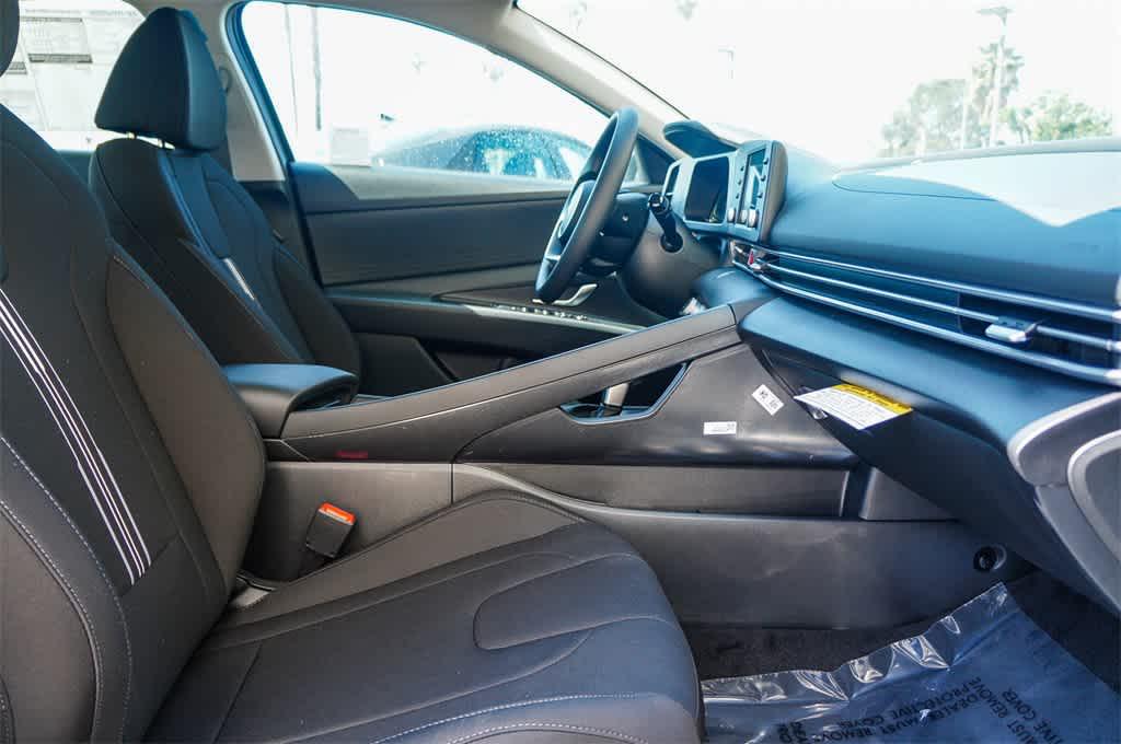 Thumbnail: 2025 Hyundai Elantra - 16