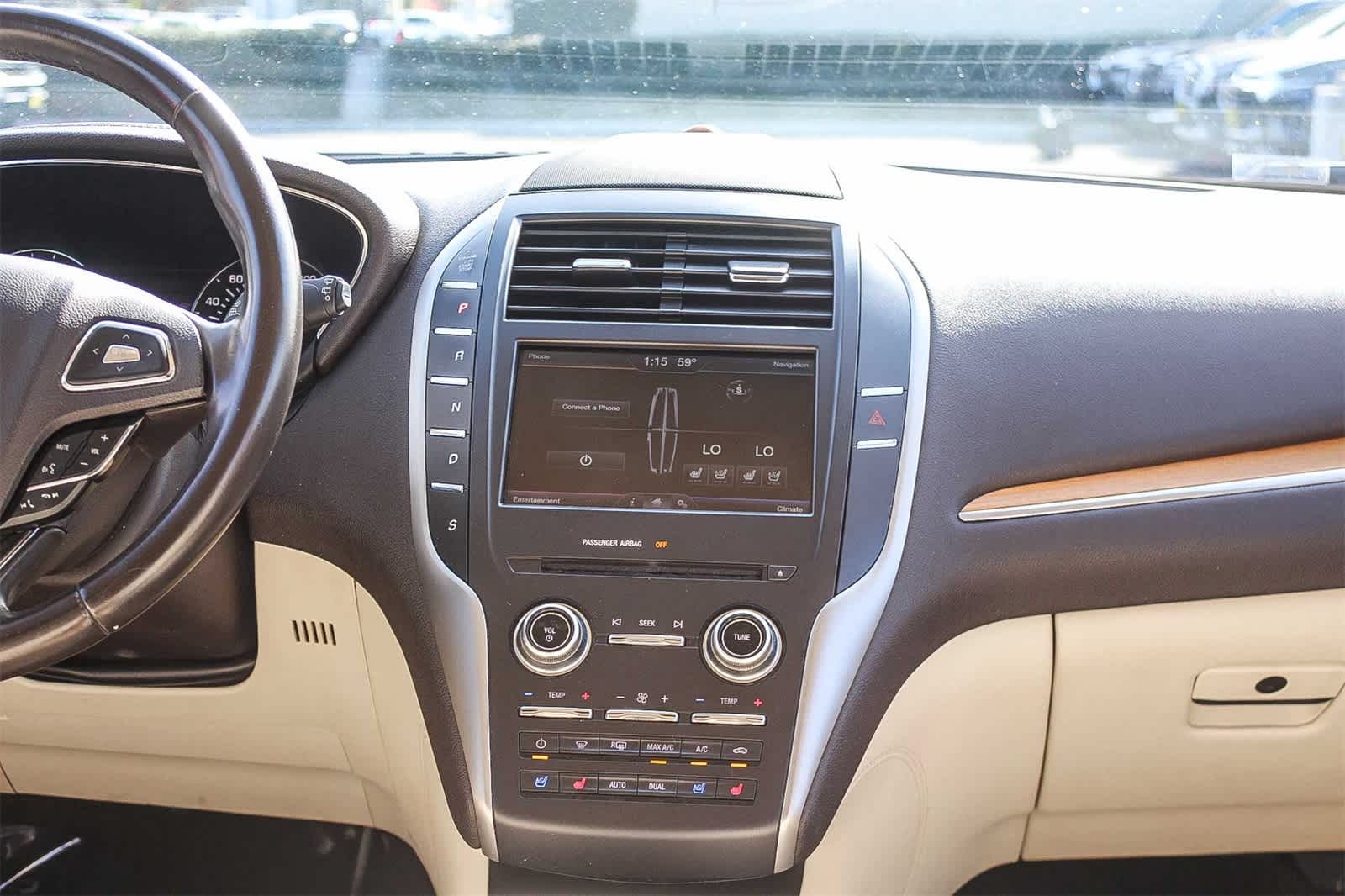 Thumbnail: 2015 Lincoln MKC - 18