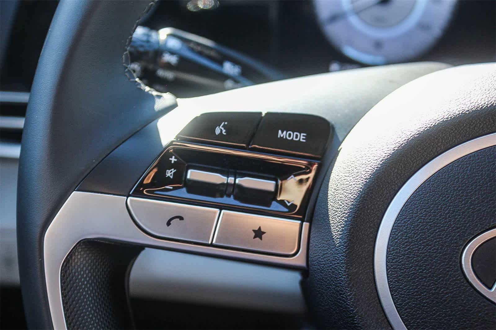 Thumbnail: 2025 Hyundai Elantra - 32