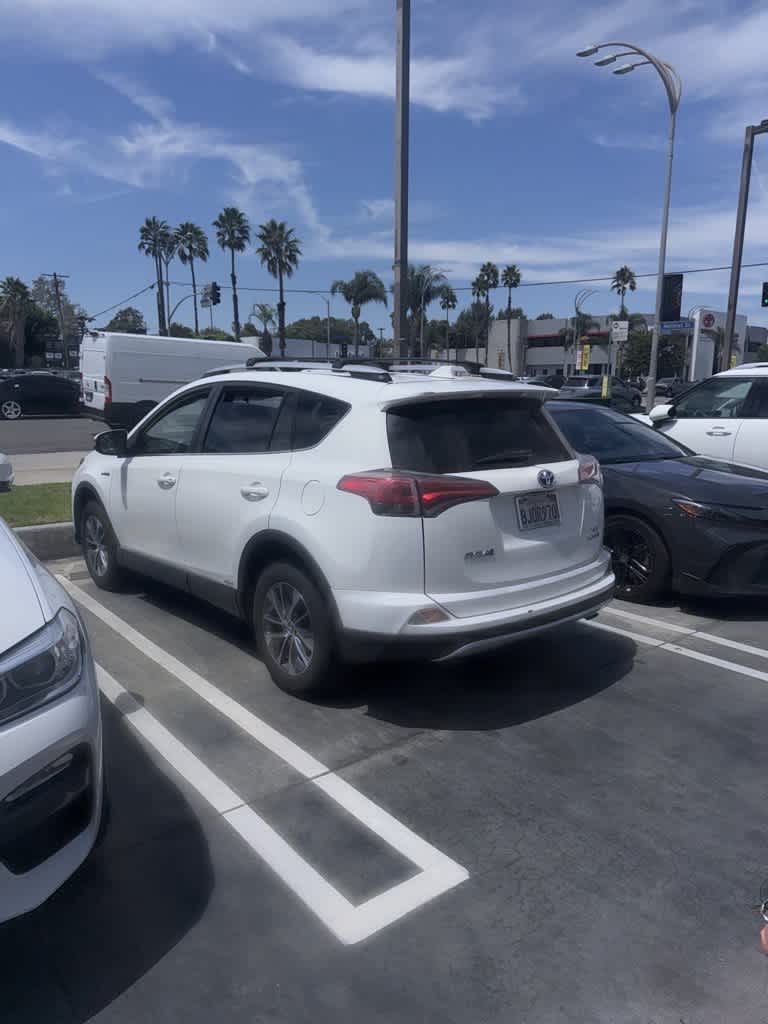 Thumbnail: 2016 Toyota RAV4 - 17