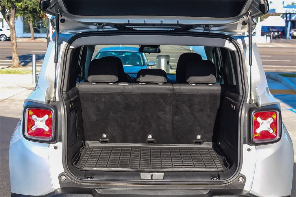 Thumbnail: 2015 Jeep Renegade - 25