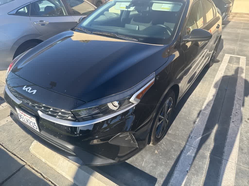 Thumbnail: 2023 Kia Forte - 25
