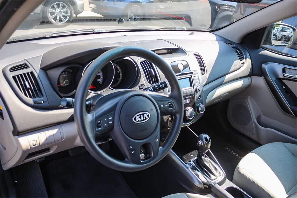 Thumbnail: 2013 Kia Forte - 17