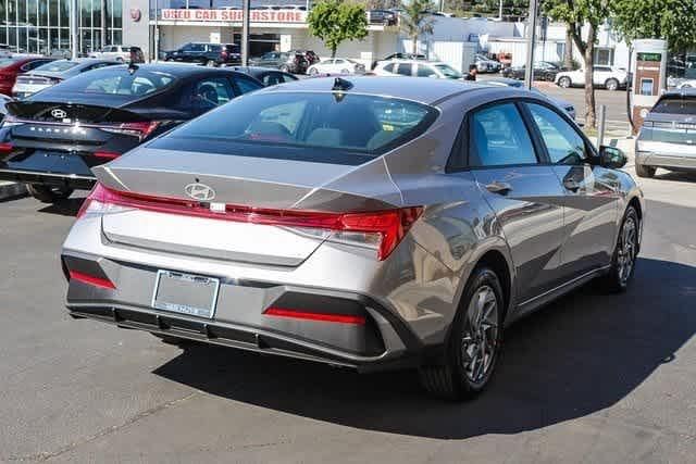Thumbnail: 2025 Hyundai Elantra - 3