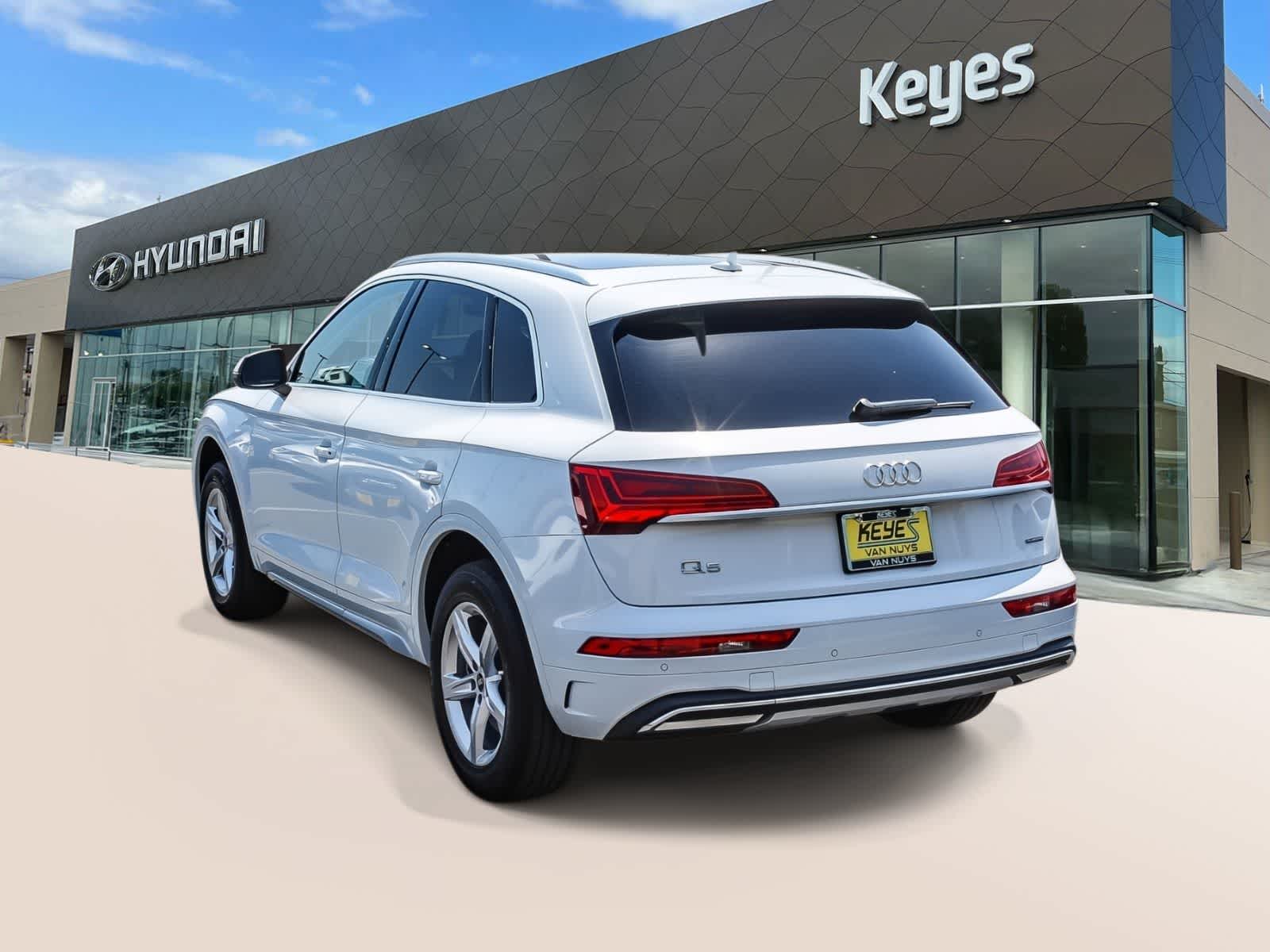 Thumbnail: 2023 Audi Q5 - 7