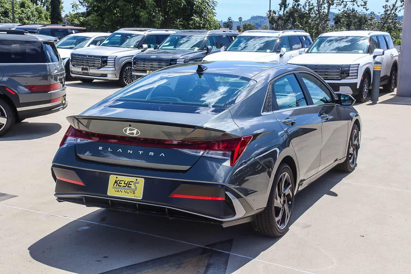 Thumbnail: 2026 Hyundai Elantra - 4