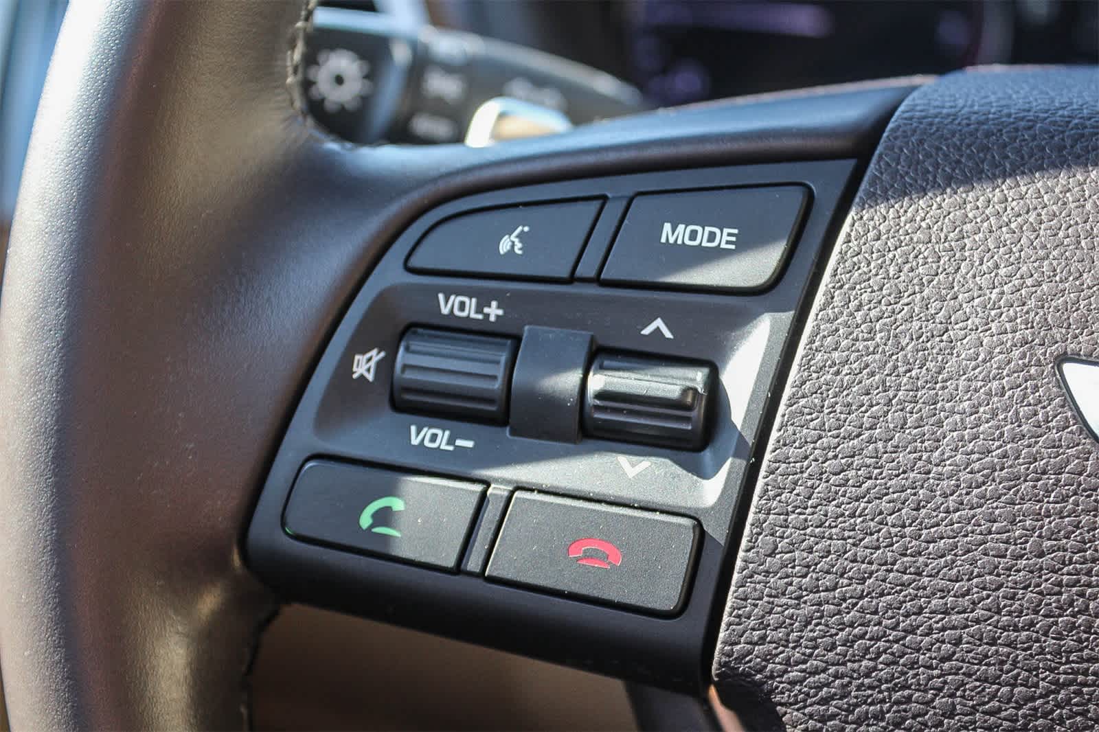 Thumbnail: 2015 Hyundai Genesis - 33