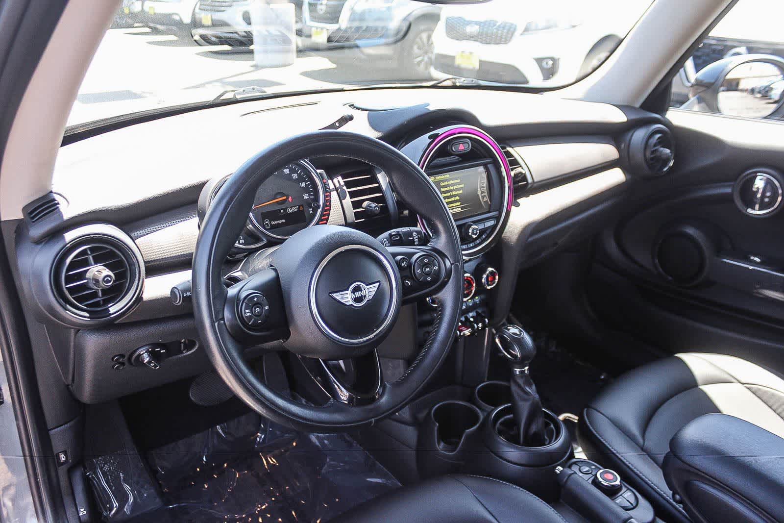 Thumbnail: 2017 MINI Cooper Hardtop - 19