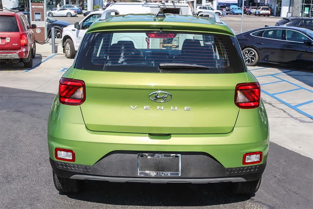 Thumbnail: 2022 Hyundai Venue - 5