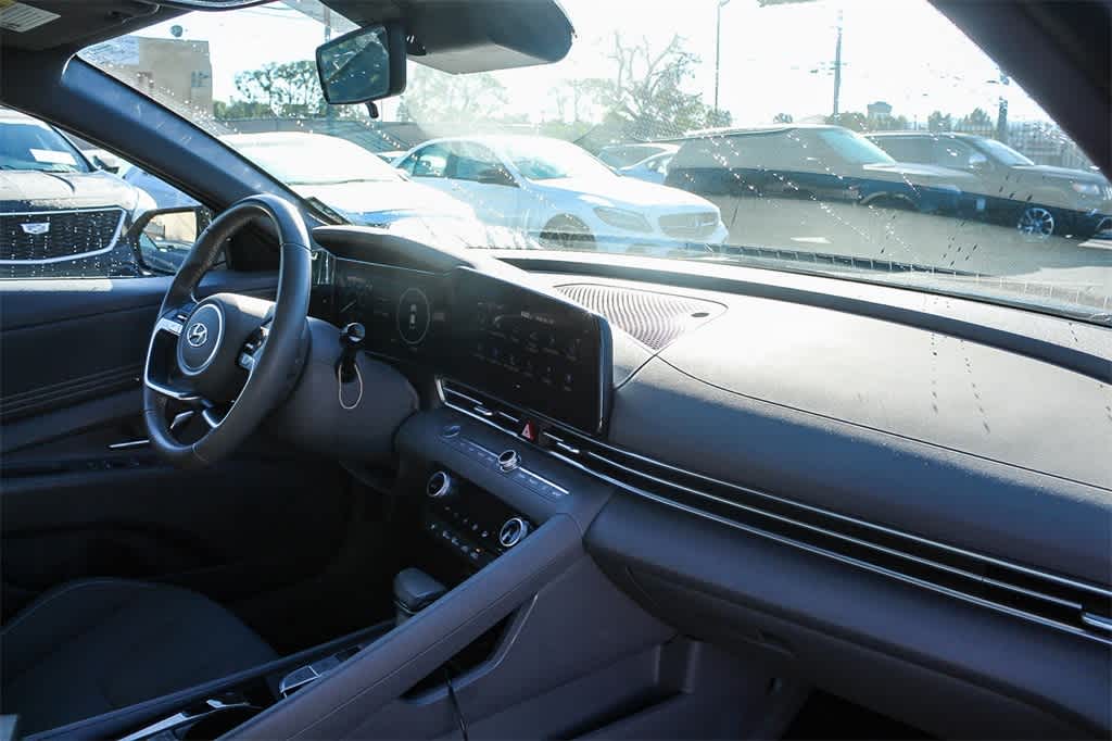 Thumbnail: 2023 Hyundai Elantra - 21