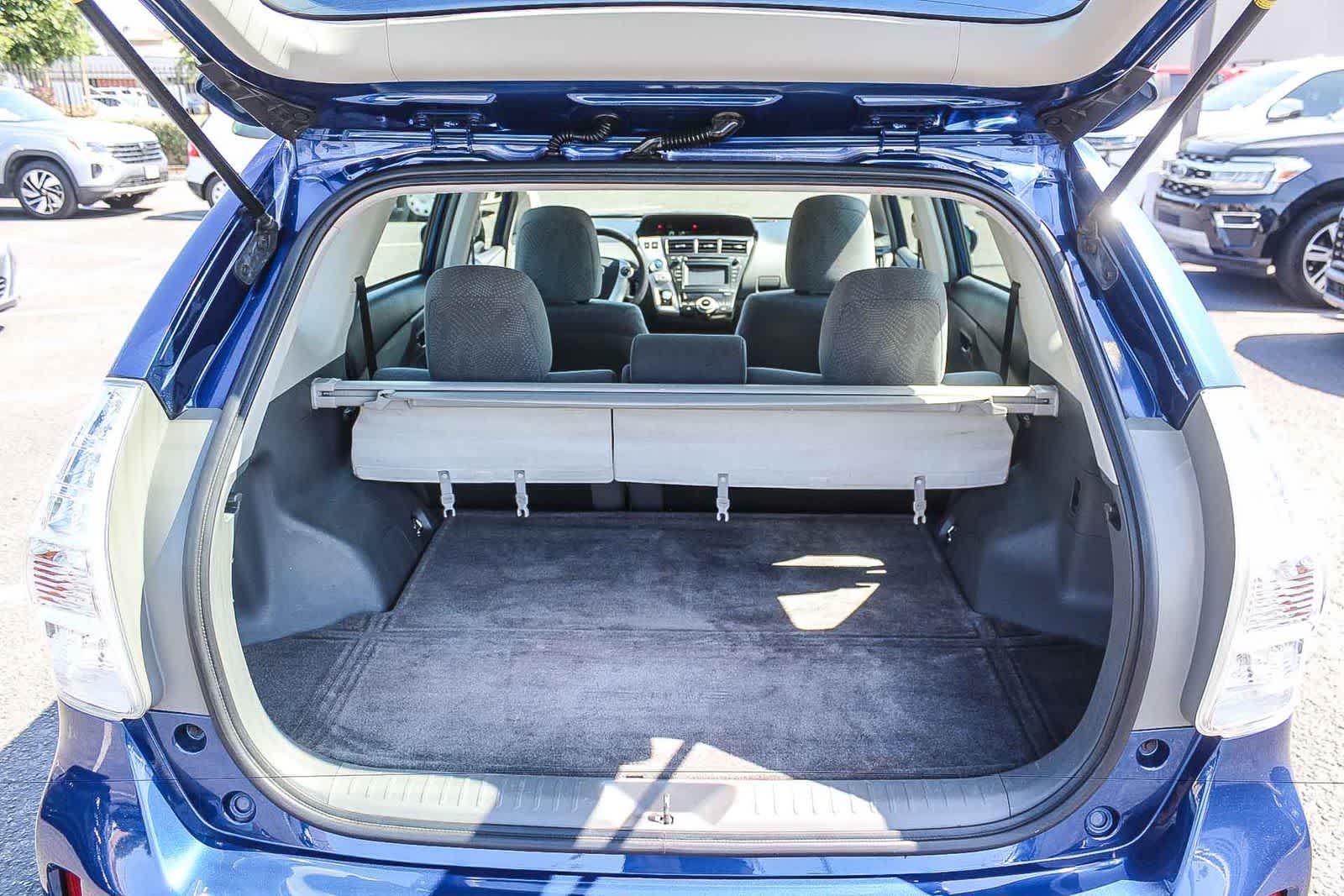 Thumbnail: 2012 Toyota Prius v - 36