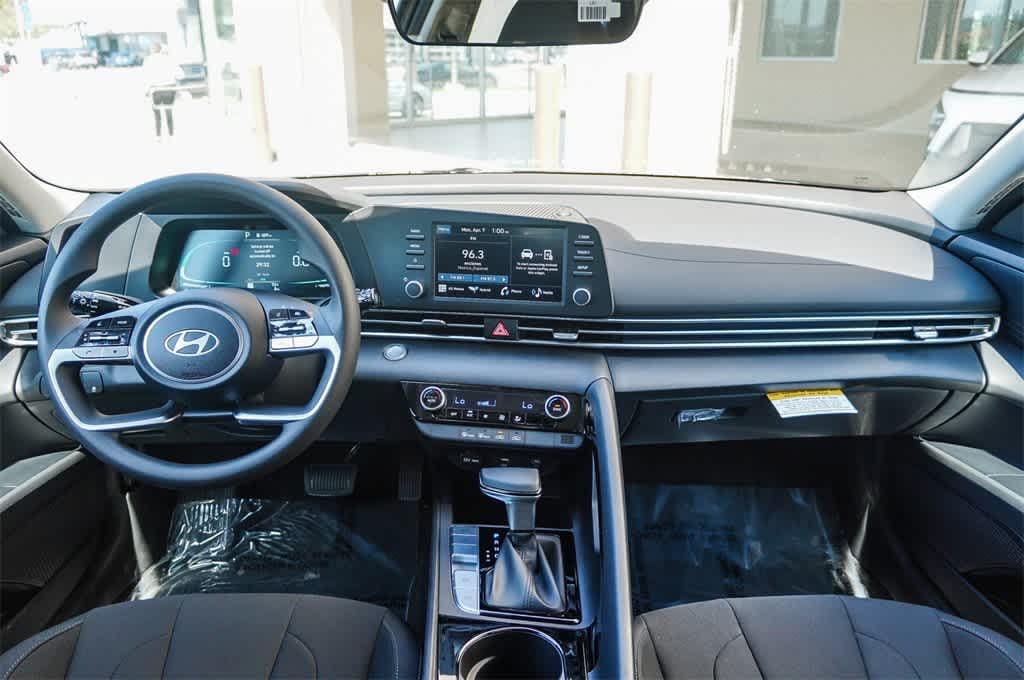 Thumbnail: 2025 Hyundai Elantra - 12