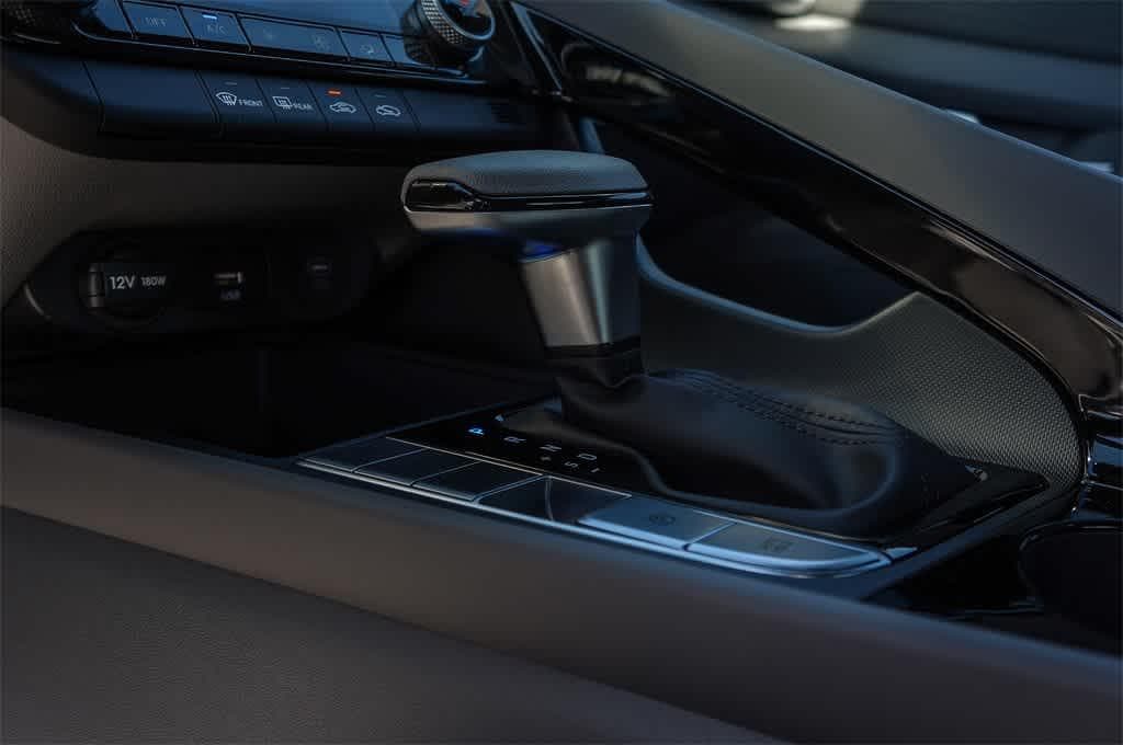 Thumbnail: 2025 Hyundai Elantra - 25