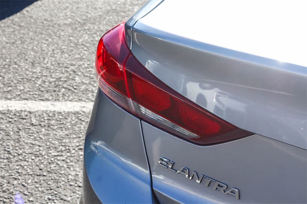 Thumbnail: 2017 Hyundai Elantra - 8