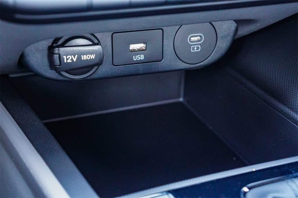 Thumbnail: 2025 Hyundai Elantra - 24
