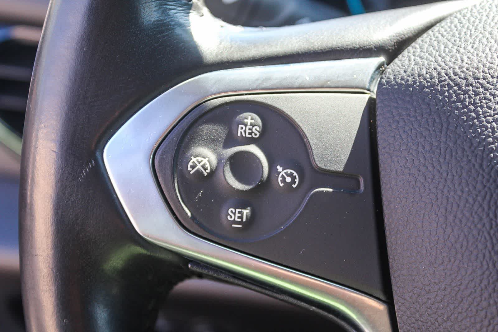 Thumbnail: 2018 Chevrolet Traverse - 33