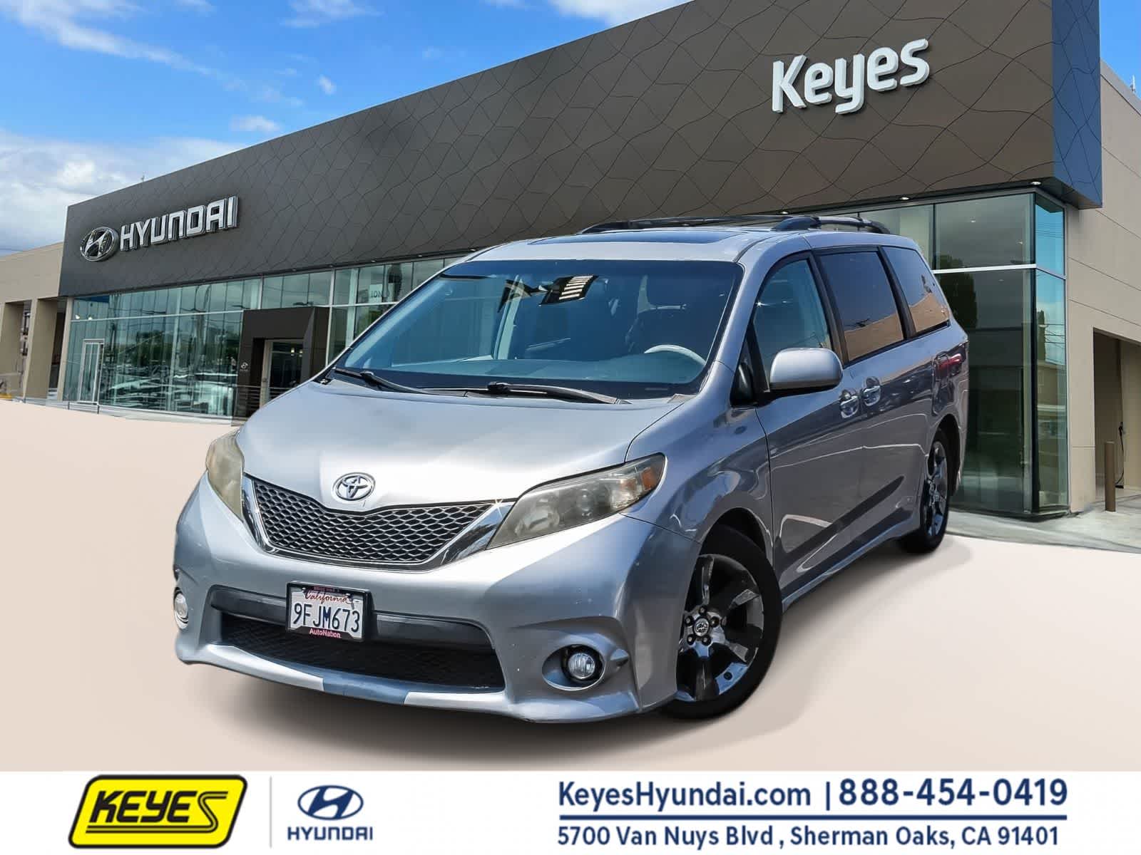 2011 Toyota Sienna SE -
                  Van Nuys, CA