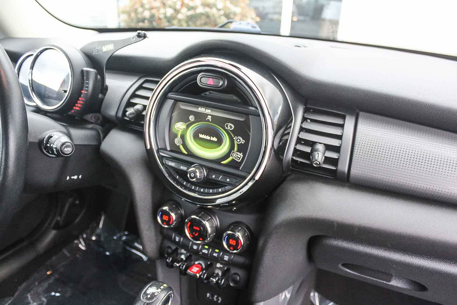 Thumbnail: 2017 MINI Cooper Hardtop - 17