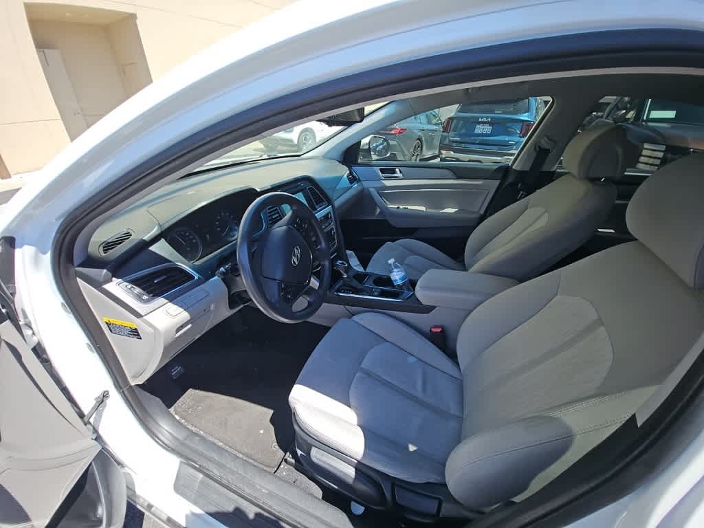 Thumbnail: 2017 Hyundai Sonata - 9
