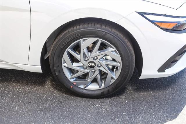 2025 Hyundai Elantra Blue 9