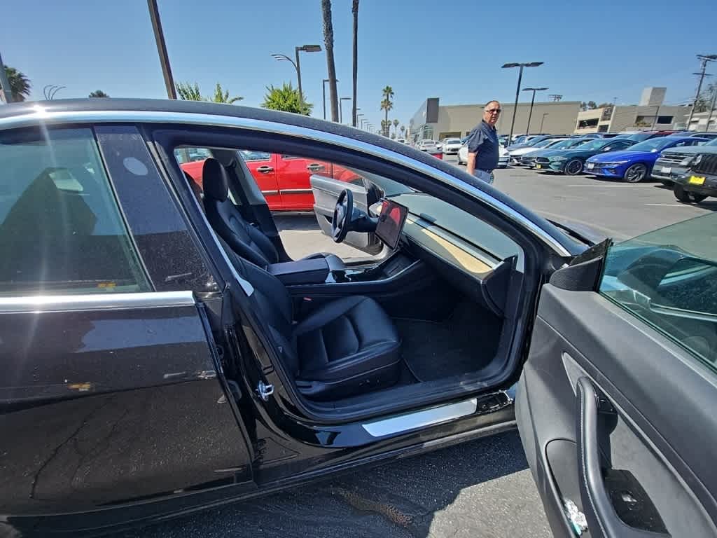 Thumbnail: 2020 Tesla Model 3 - 18
