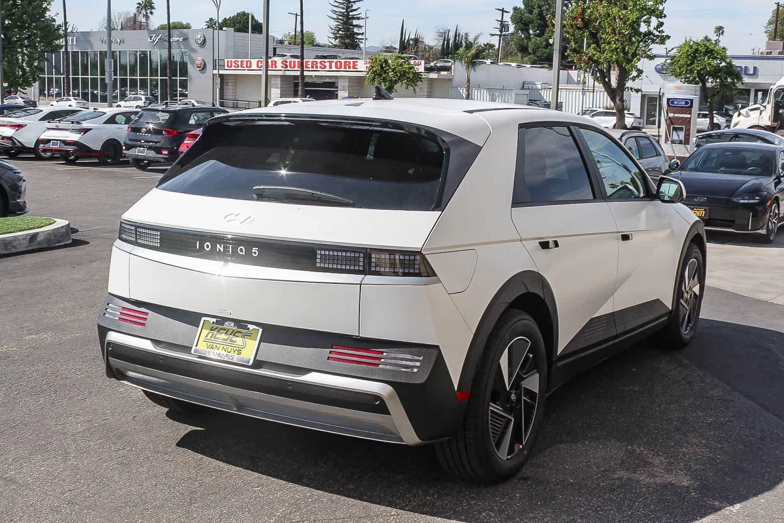 Thumbnail: 2026 Hyundai Ioniq 5 - 4