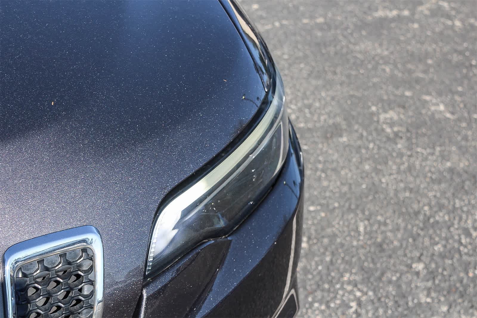 Thumbnail: 2019 Jeep Cherokee - 14